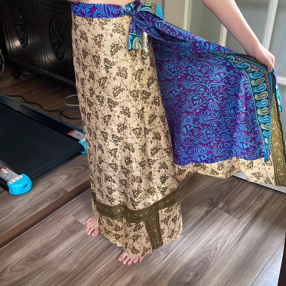 NWOT silk wrap skirt, O/S - Picture 6 of 6
